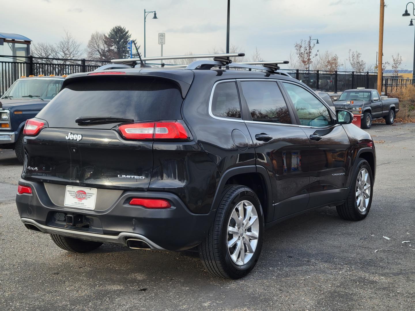 2015 Black /Black Jeep Cherokee Limited (1C4PJMDS4FW) with an 3.2L V6 engine, Automatic transmission, located at 450 N Russell, Missoula, MT, 59801, (406) 543-6600, 46.874496, -114.017433 - Nice Jeep. Lots of Features. 4 Wheel Drive. Automatic. Huge Sunroof. Leather Heated Seats. Power Drivers Seat. Heated Steering Wheel. Bluetooth. Steering Wheel Controls. Air. Cruise. Tilt. Power Windows and Locks. Towing. - Photo#6